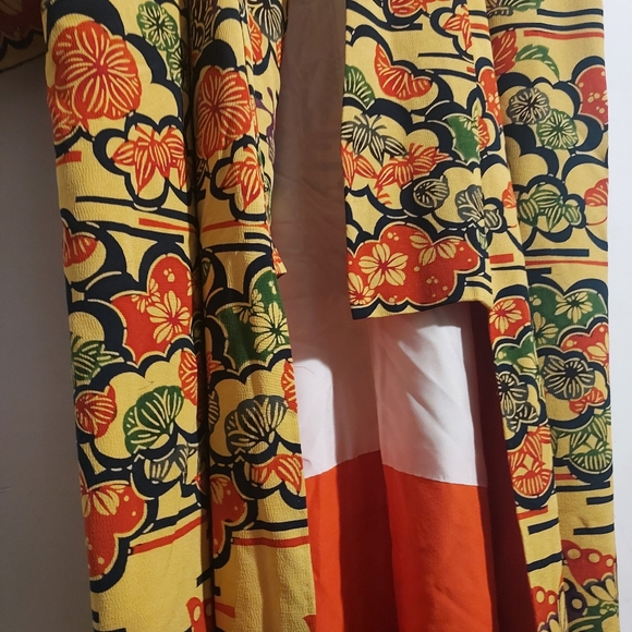 HoSt pIcK - Japanese silk Kimono w/ surreal mod ~ mid century floral pattern - Picture 10 of 16